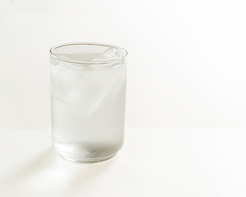 Segelas air putih segar